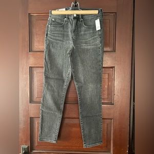 Gap NWT True Skinny High Rise Sz 28/6 Short